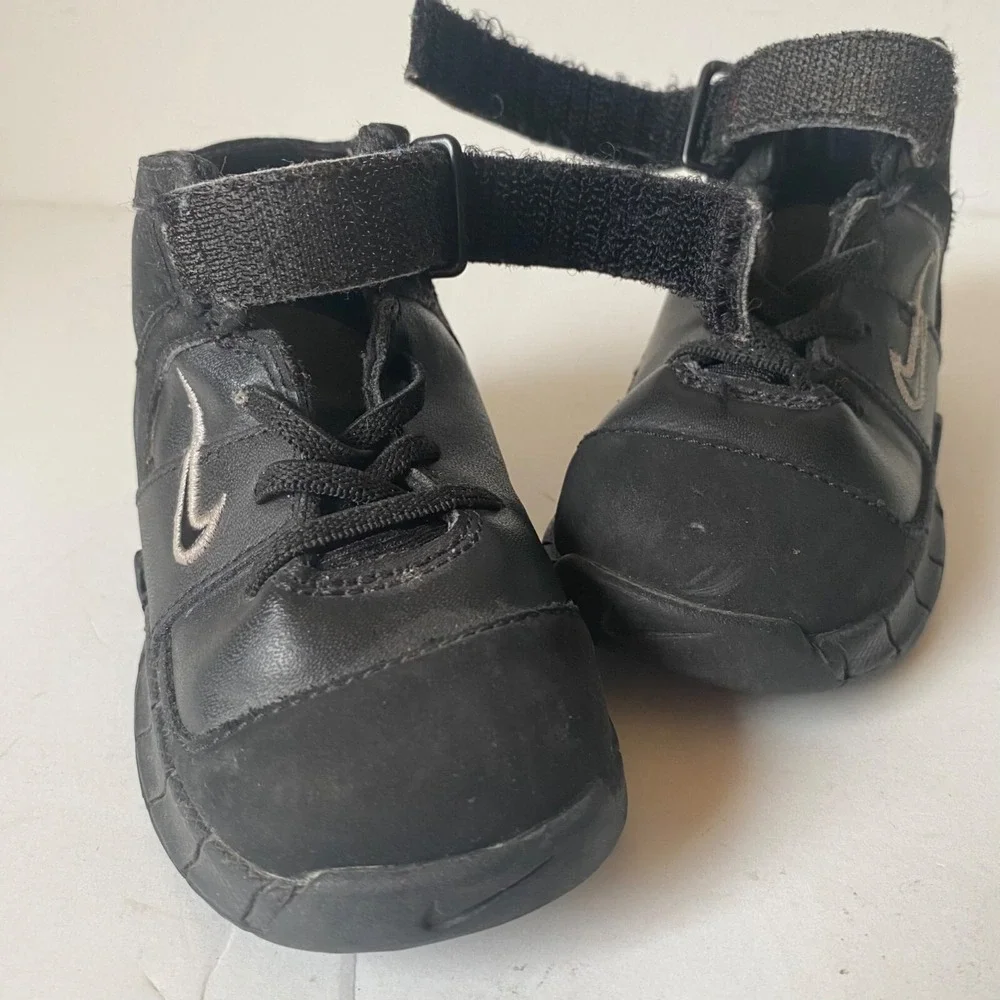 Nike Kids High Top Sneakers Black Leather Athletic Shoes Hook Loop Strap Size 6C